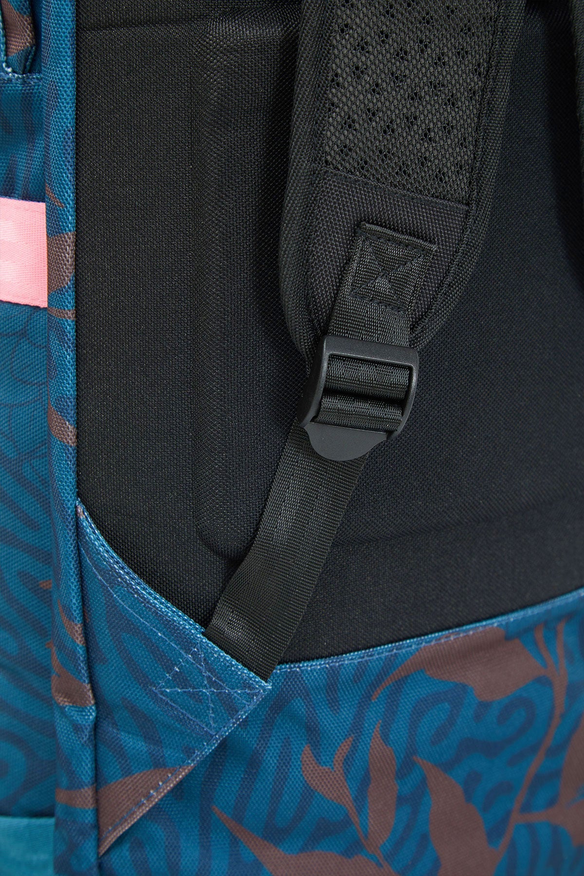 Alter/1 Medium Stickbag Peacock - Image 10